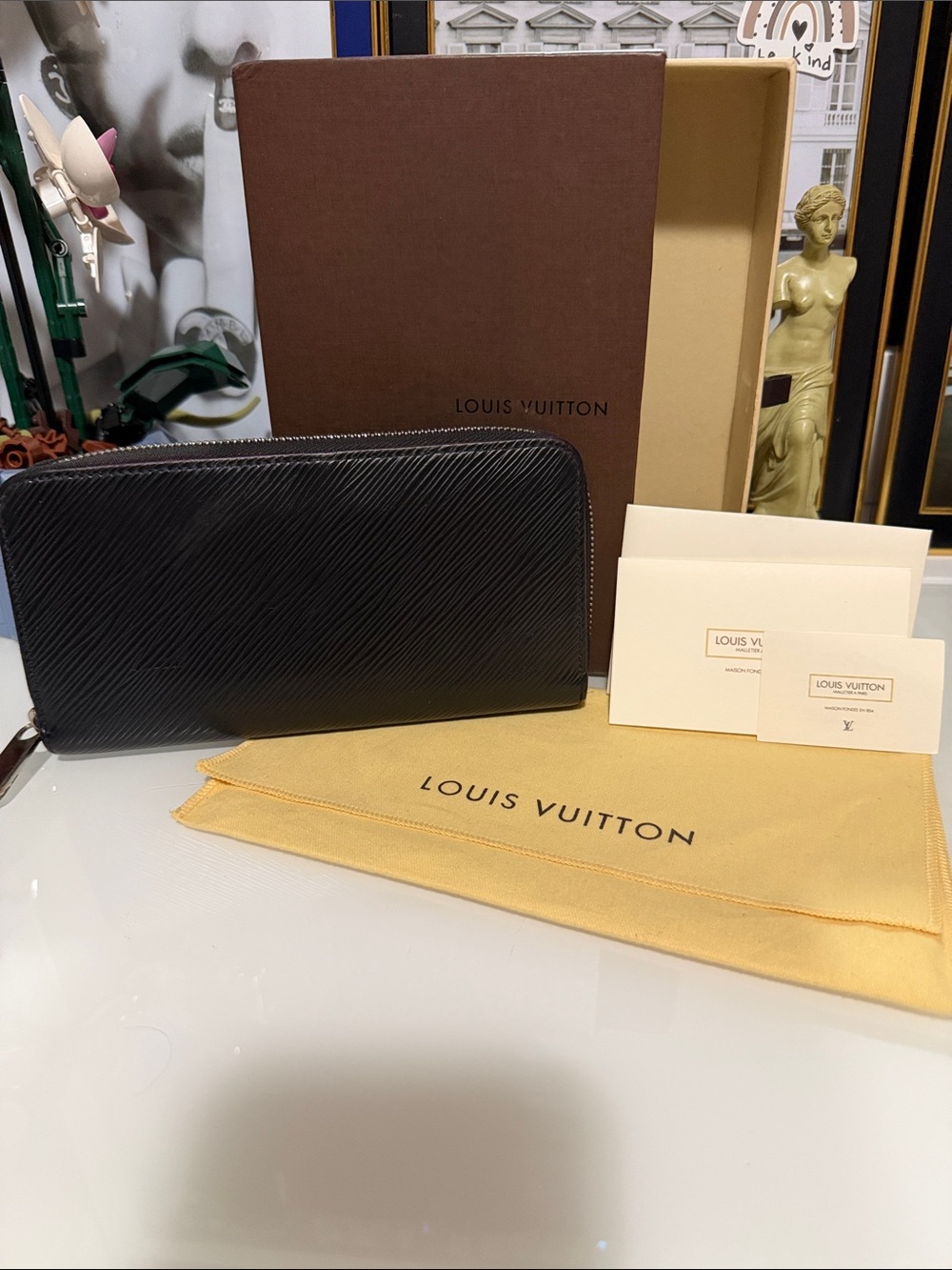 AUTHENTIC LOUIS VUITTON EPI Zippy Long wallet.black & pink with Box,dusty,COA.